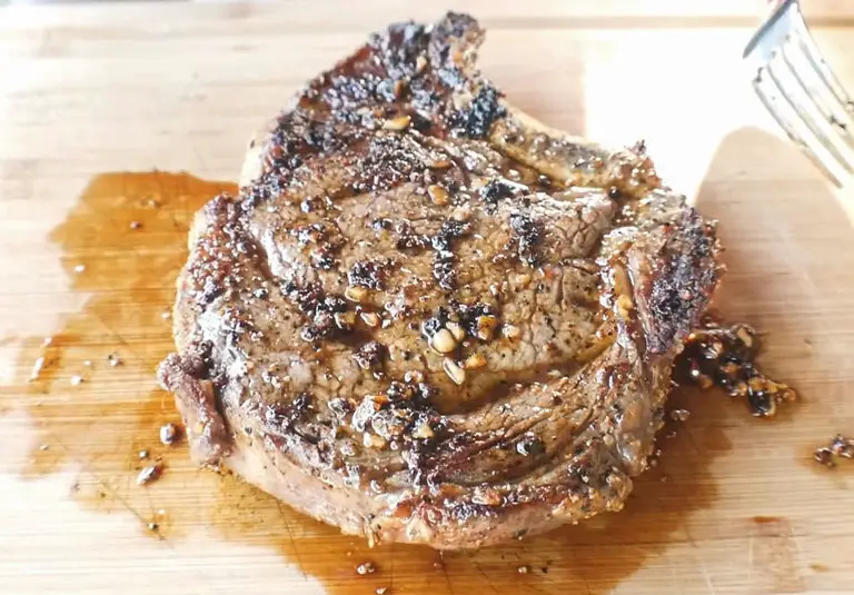 How To Cook Sirloin Steak On A Griddle Perfectly? A StepbyStep Guide